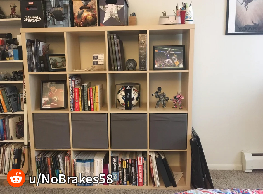 Comic book boxing shelves for storage